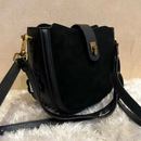 Bolsa Pequena Tiracolo Camurça Yvonne™