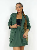 Conjunto Feminino em Alfaiataria – Blazer Max e Short Saia Colegial