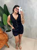 Conjunto em Alfaiataria Colete e Shorts com Cinto